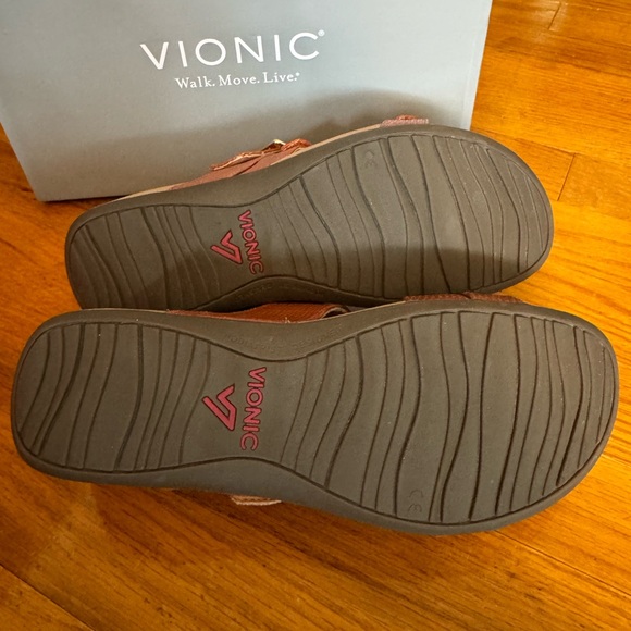 Vionic Women's Brown Sandals - Picture 4 of 7